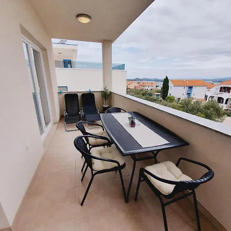 Marti Apartment *