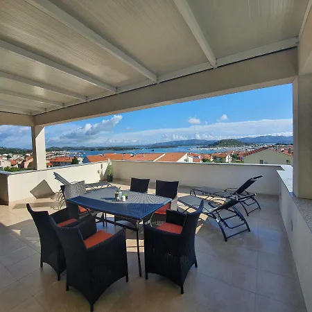Marti Apartment Murter
